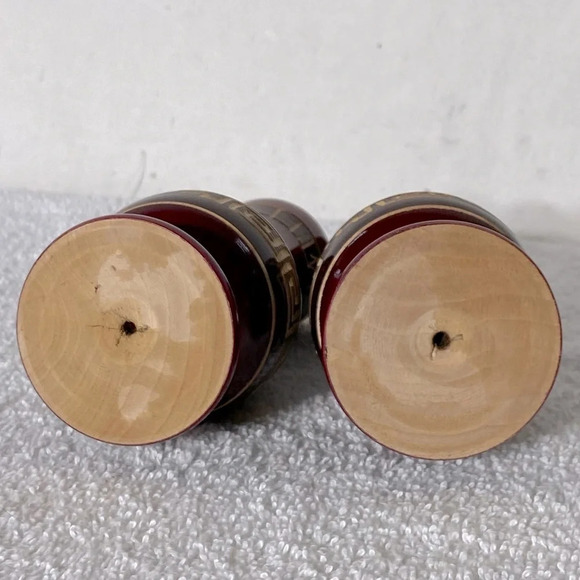 Vintage Burgundy Carved Wood Salt &  Pepper Shakers - Picture 6 of 9